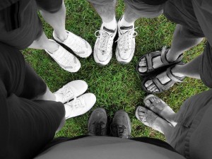 feet_of_friendship_green_grass